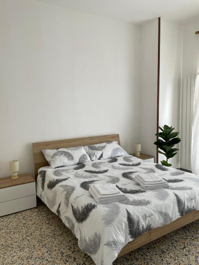 A Due Passi Dal Castello - Appartamento Con Vista Bracciano Kültér fotó