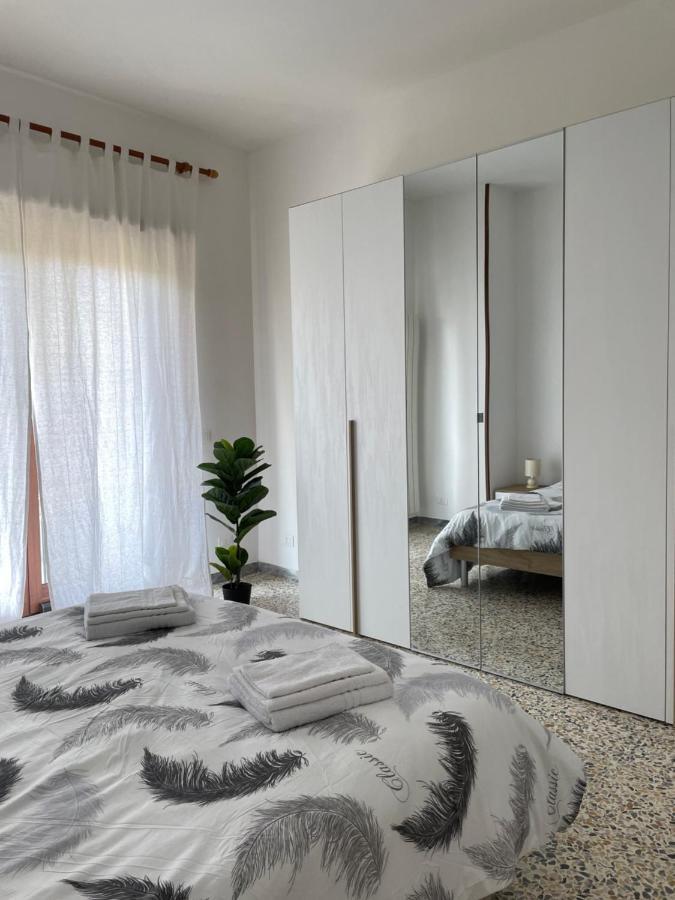 A Due Passi Dal Castello - Appartamento Con Vista Bracciano Kültér fotó